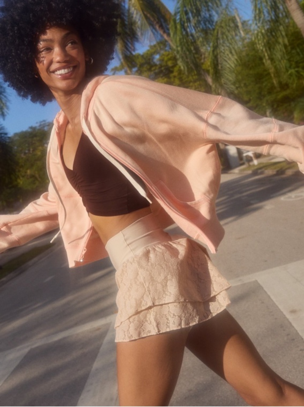NWT Aerie Real Me Lace Flowy Short in Cake Batter Sz S.